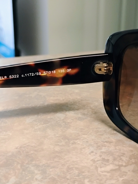 Chanel 5322 Polarized Tortoise Brown Sunglasses,Small Scratch On Left Lens.